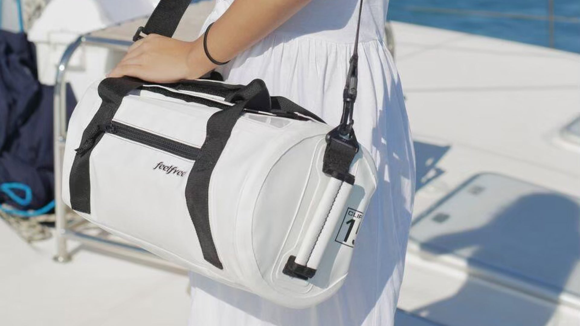 DUFFEL BAG