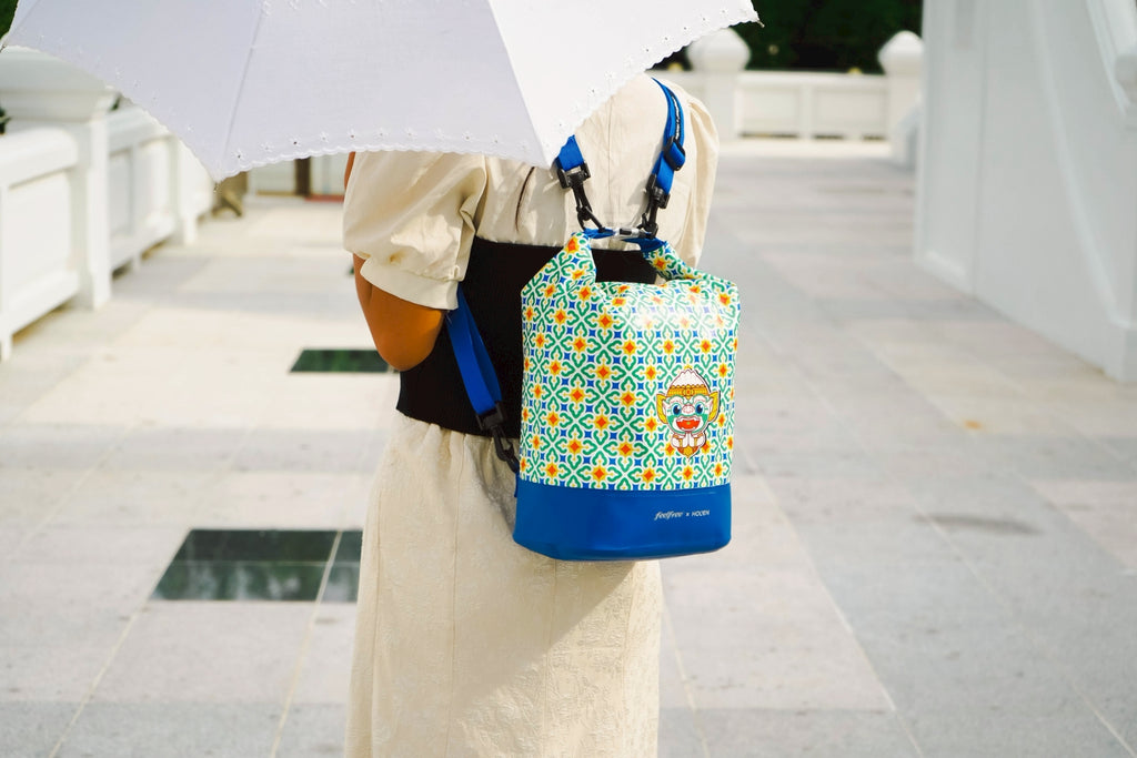 FEELFREE x HOLEN :LUCKY WANDER COLLECTION DRY TUBE 10L กระเป๋ากันน้ำ 2 สายสะพายขนาด 10L