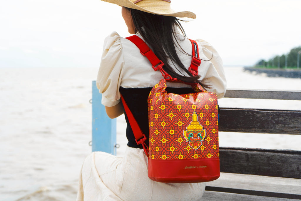 FEELFREE x HOLEN :LUCKY WANDER COLLECTION DRY TUBE 10L กระเป๋ากันน้ำ 2 สายสะพายขนาด 10L