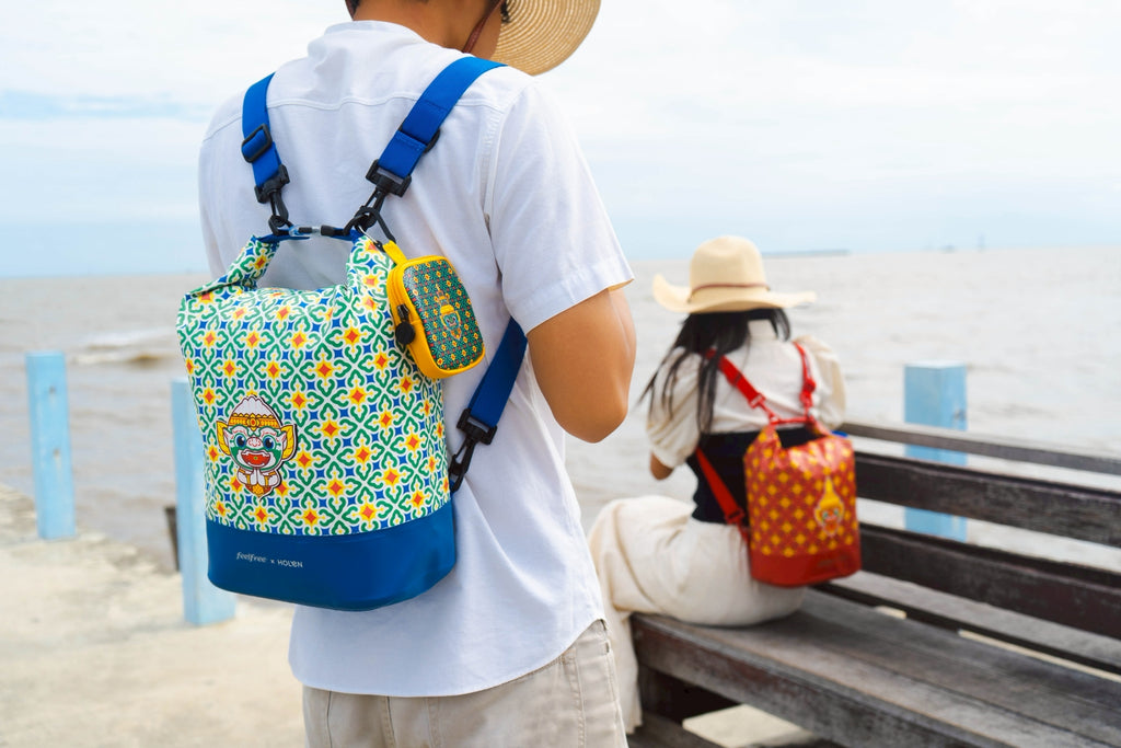 FEELFREE x HOLEN :LUCKY WANDER COLLECTION DRY TUBE 10L กระเป๋ากันน้ำ 2 สายสะพายขนาด 10L
