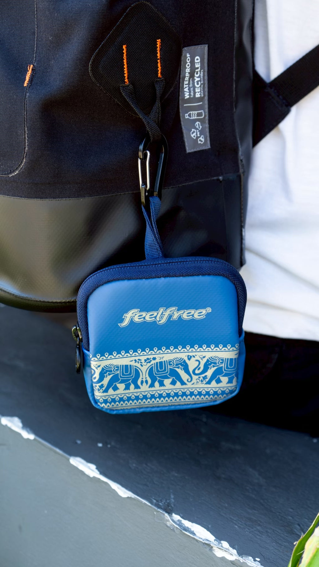 [NEW ARRIVAL] FEELFREE CARD BAG CHANG กระเป๋าเก็บหูฟัง ใส่เหรียญ ใส่บัตร ผ้ากันน้ำ ลายช้าง