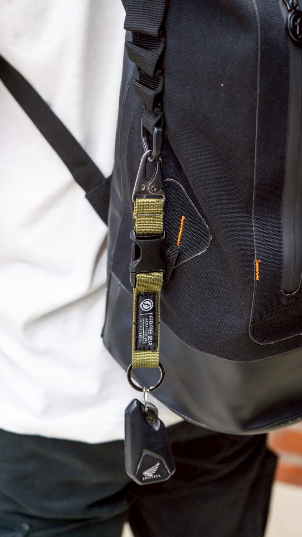 [NEW ARRIVAL] FEELFREE KEYCHAINI พวงกุญแจ CARABINER