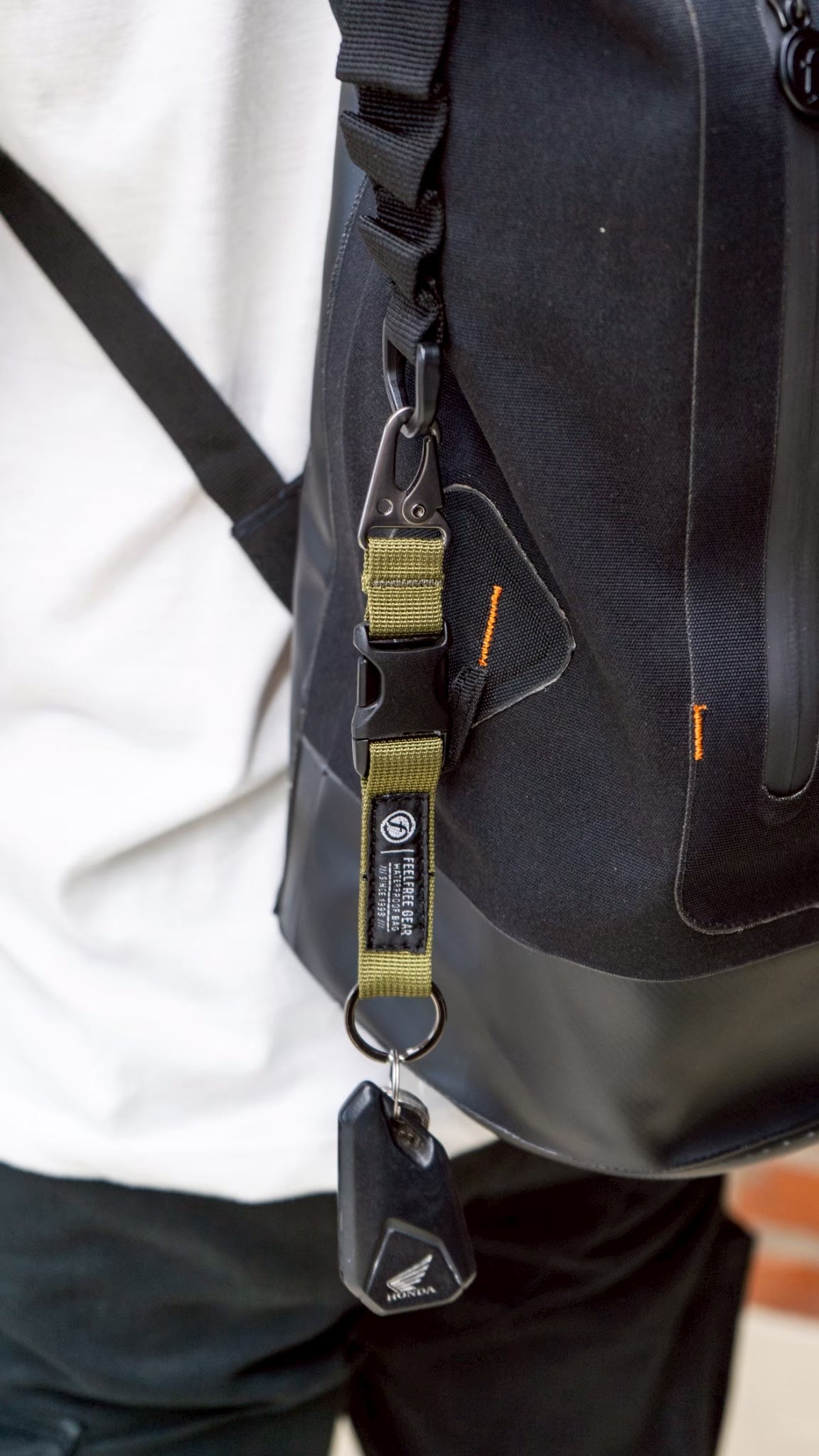 [NEW ARRIVAL] FEELFREE KEYCHAINI พวงกุญแจ CARABINER