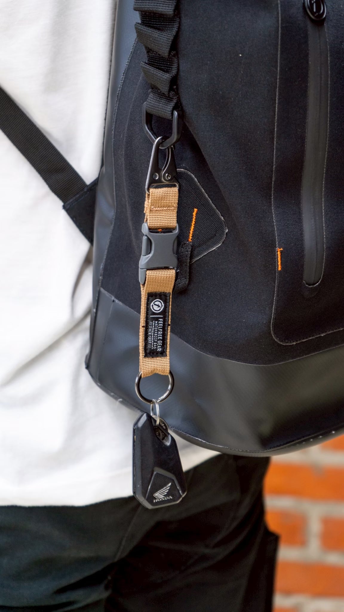 [NEW ARRIVAL] FEELFREE KEYCHAINI พวงกุญแจ CARABINER