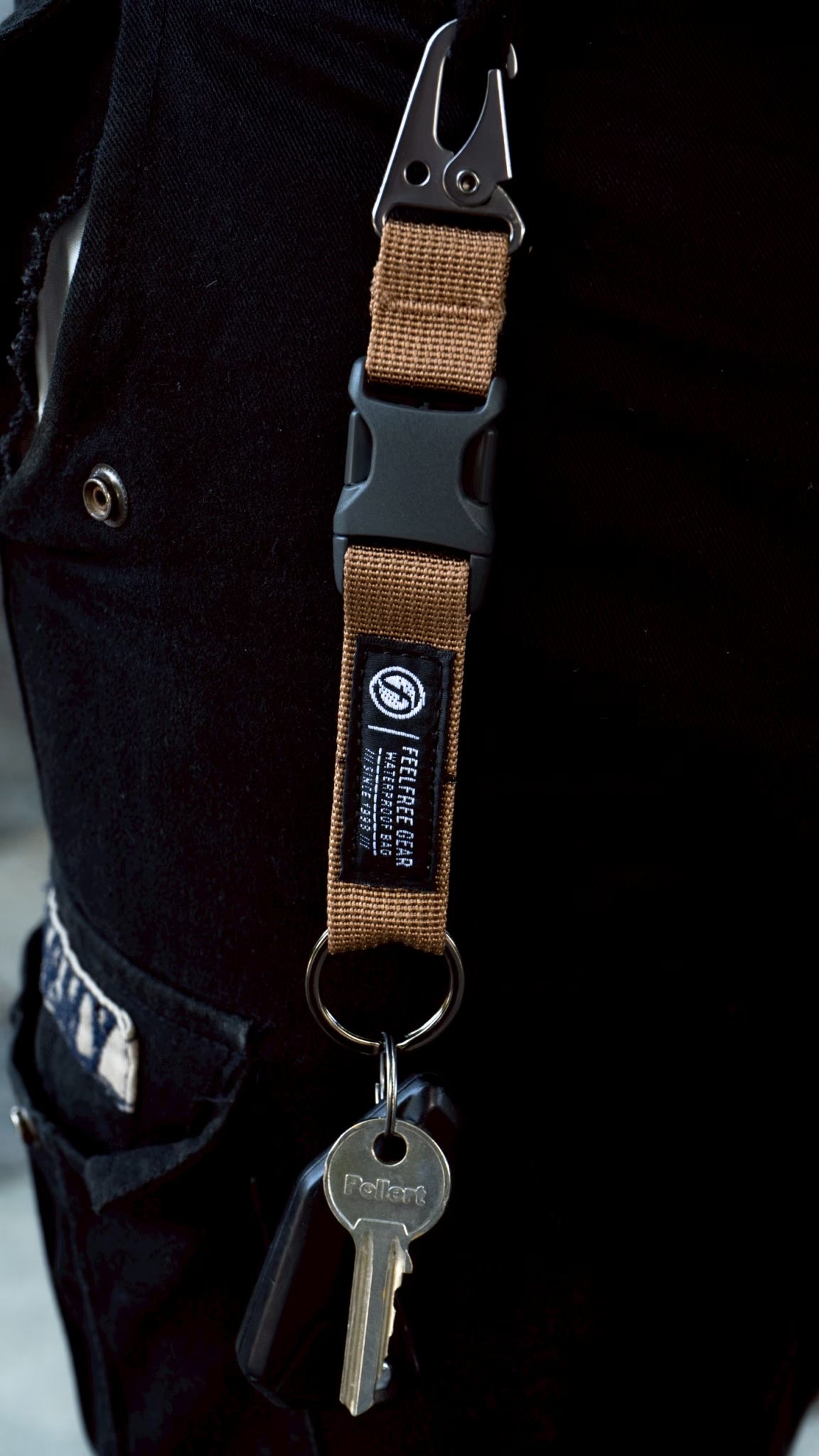 [NEW ARRIVAL] FEELFREE KEYCHAINI พวงกุญแจ CARABINER