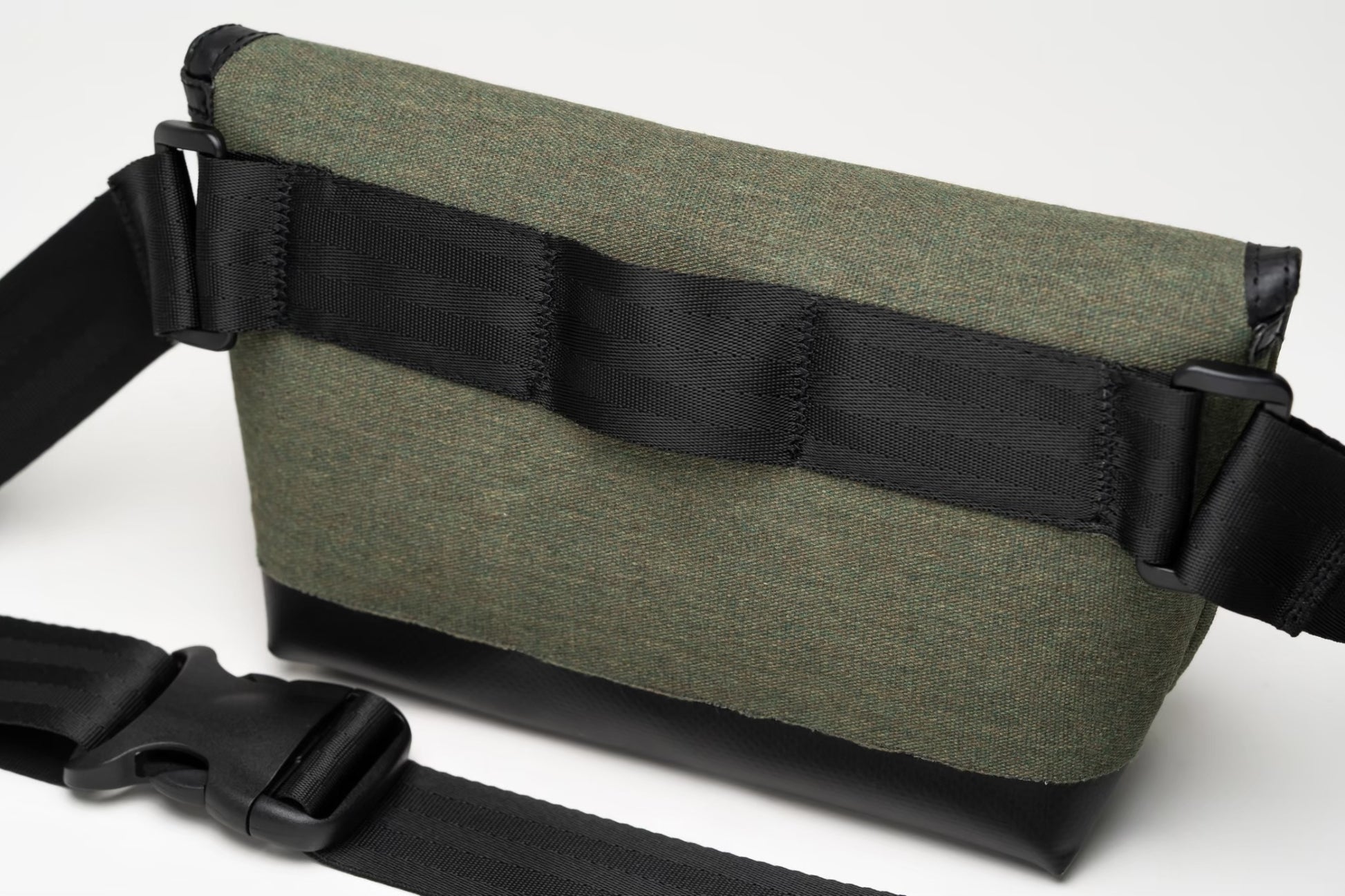 URBANION ECO CROSSBODY